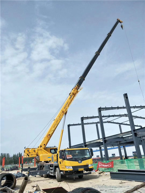 孟津县超高层建筑钢结构吊装案例
